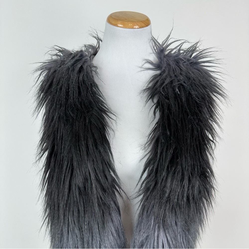 Melissa Paige Ombré Grey Faux Fur Vest Size Large - Picture 2 of 10